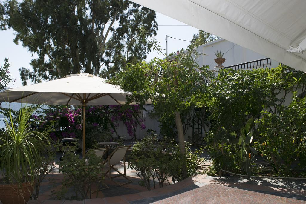 Roditses Beach Sea Front Apartments Samos Town Exterior foto