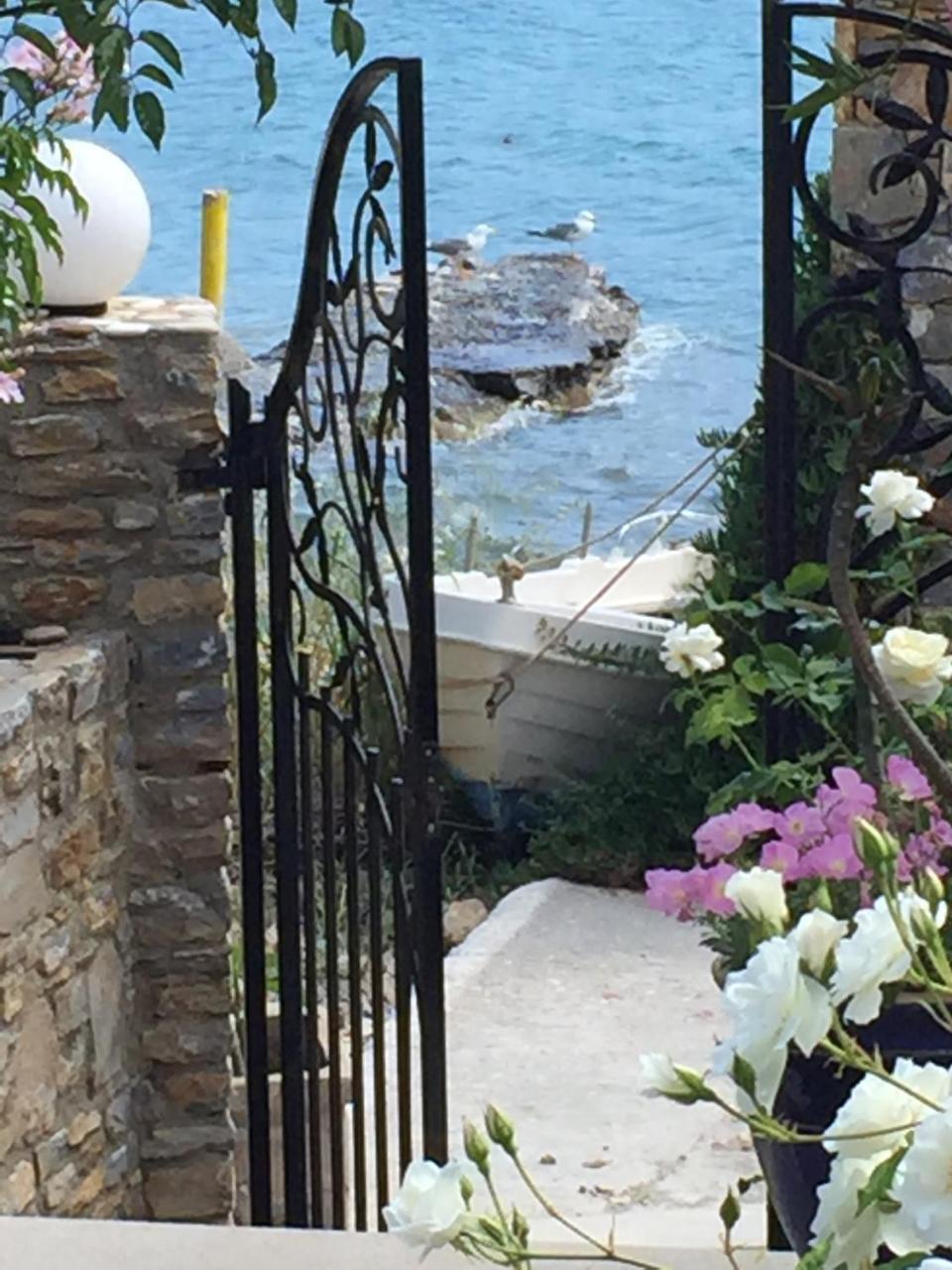 Roditses Beach Sea Front Apartments Samos Town Exterior foto