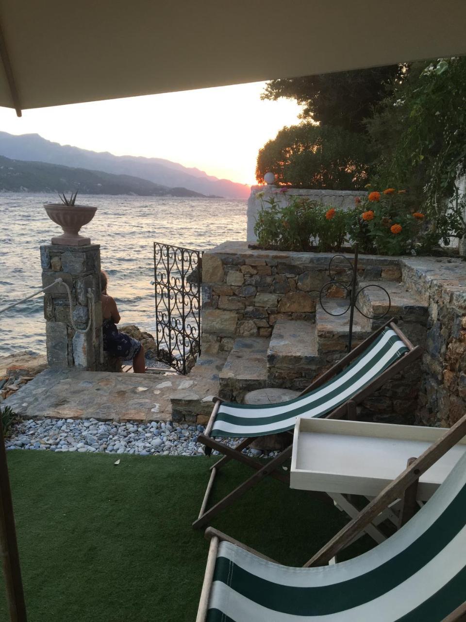 Roditses Beach Sea Front Apartments Samos Town Exterior foto