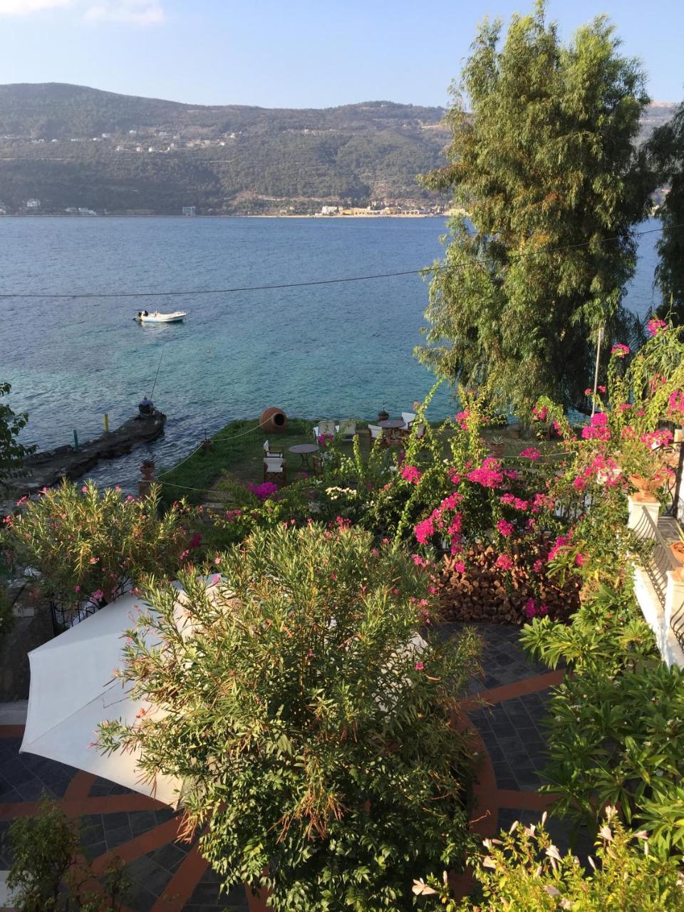 Roditses Beach Sea Front Apartments Samos Town Exterior foto